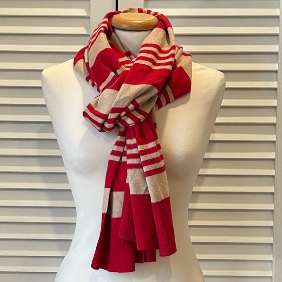 GAP Scarf - Picture 1 of 6